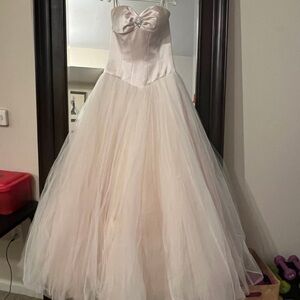 Elegant Cream Wedding Dress